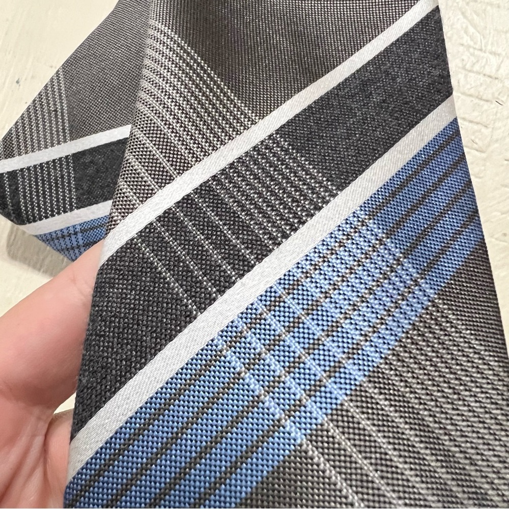 Reaction Kenneth Cole Dark Brown & Blue Plaid 90% Silk Tie